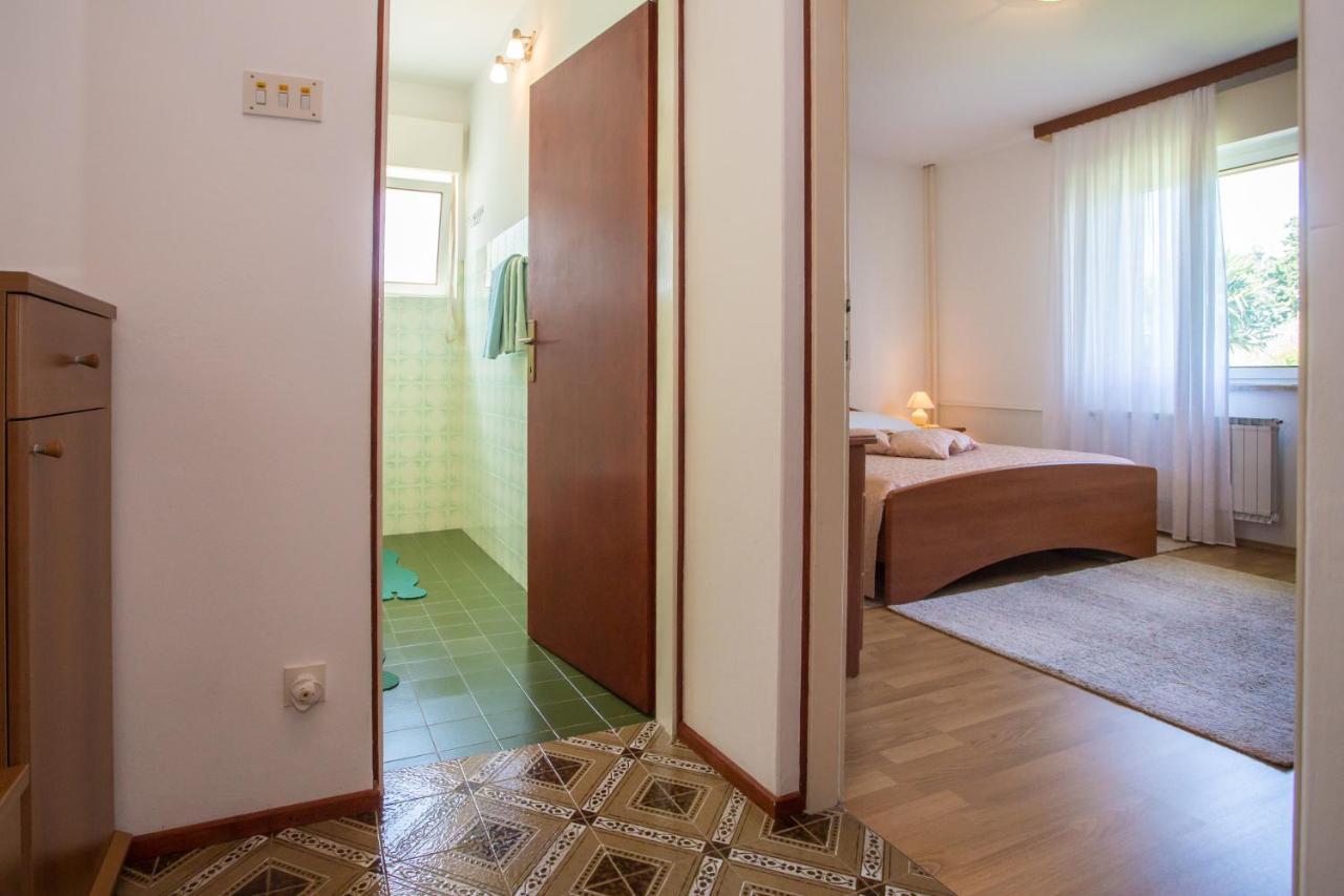 Garden View In For 2 - 4 Persons Apartment Poreč