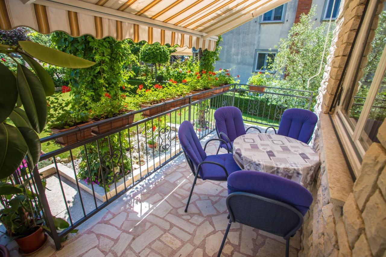 Garden View In For 2 - 4 Persons * Poreč